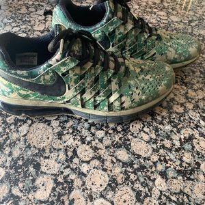 Mendigital Camo Nike Finger Trap 